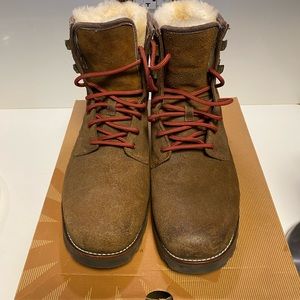 UGGS Hannen Boots With Wool lining. Size 11